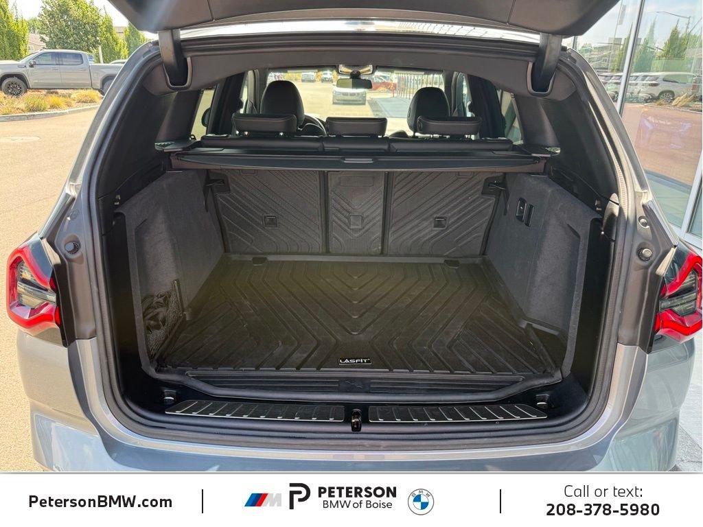 Used 2024 Skyscraper Grey Metallic BMW xDrive30i image 9