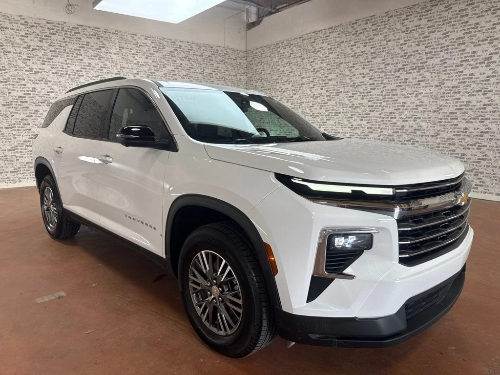 Used 2024 Summit White Chevrolet LT image 1