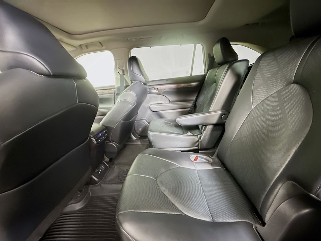 Used 2023 Magnetic Gray Metallic Toyota Platinum image 26