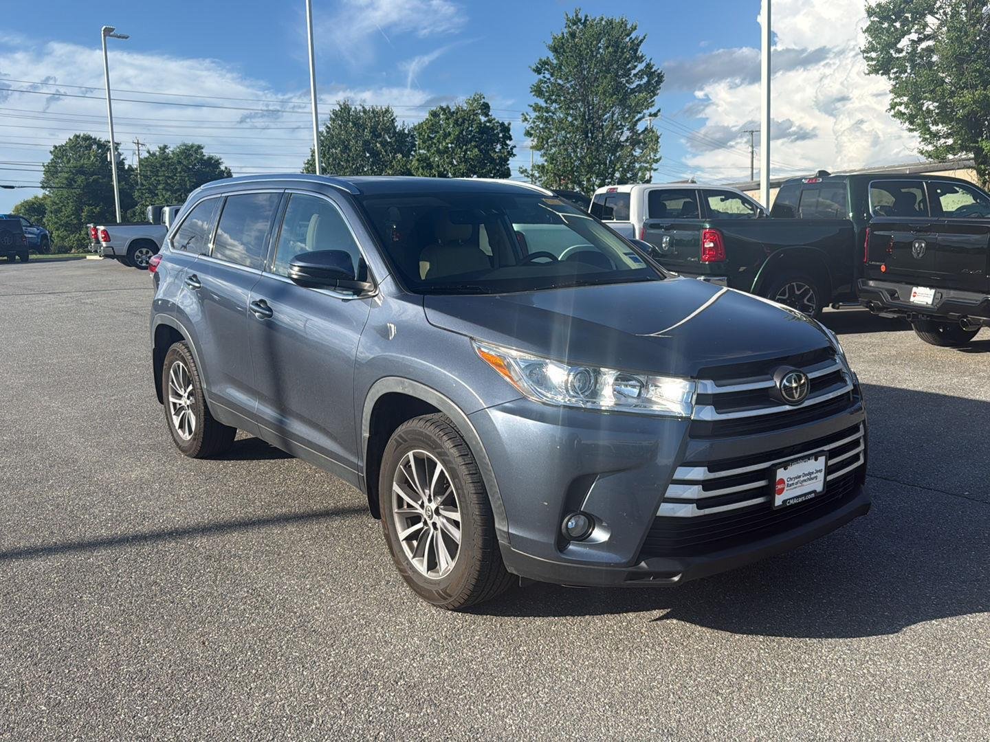 Used 2019 Shoreline Blue Pearl Toyota XLE image 1