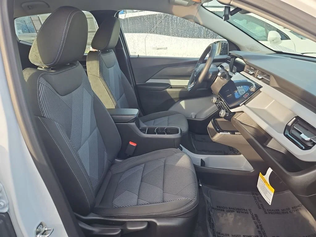 New 2027 Summit White Chevrolet LT image 28