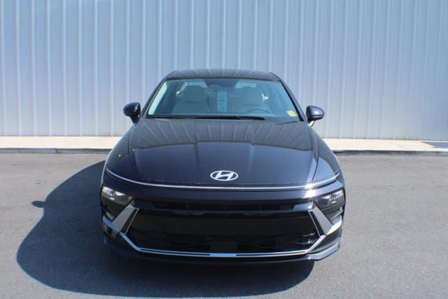 Used 2025 Carbon Blue Hyundai SE image 16
