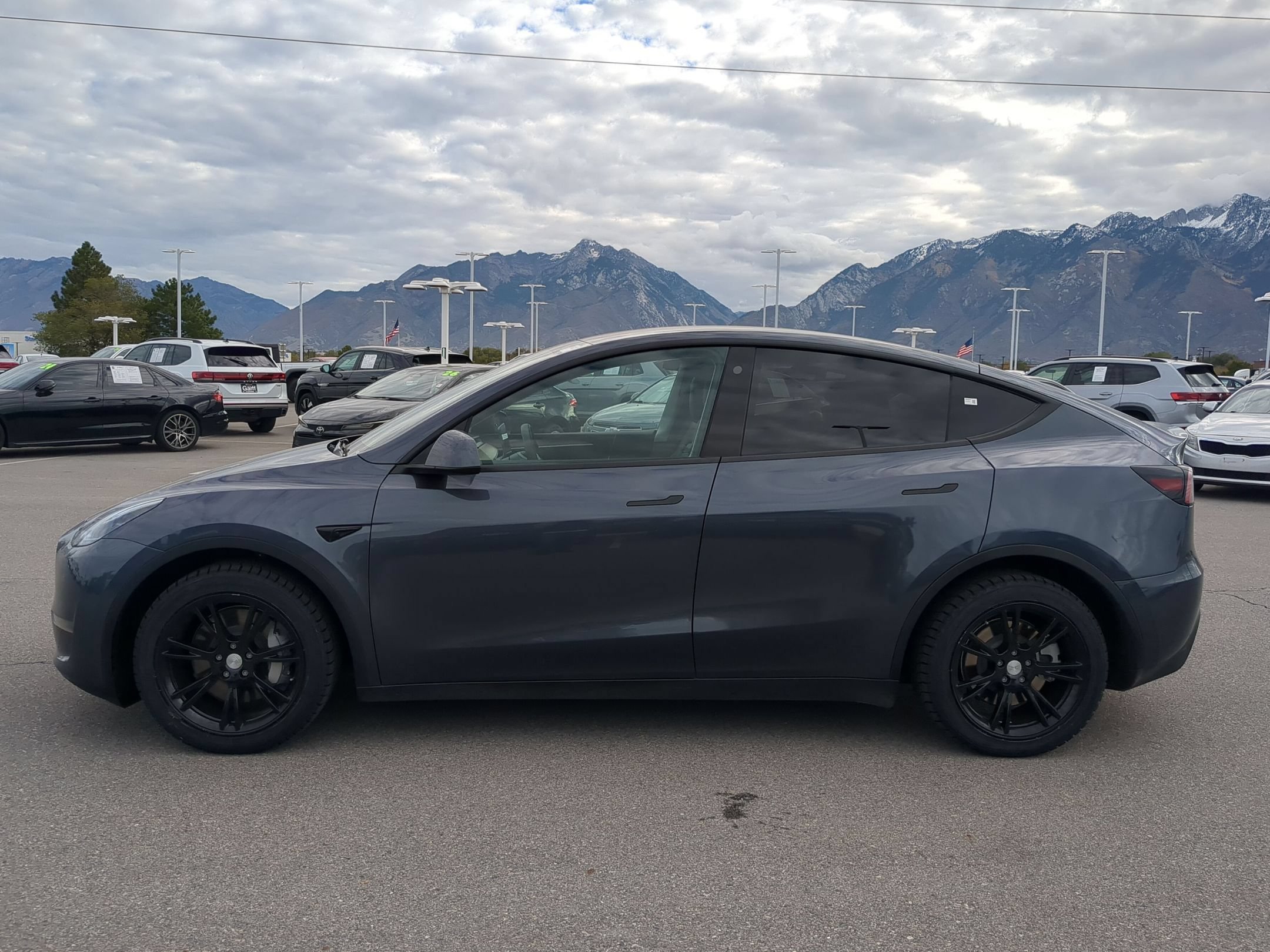 Used 2023  Tesla Long Range image 7