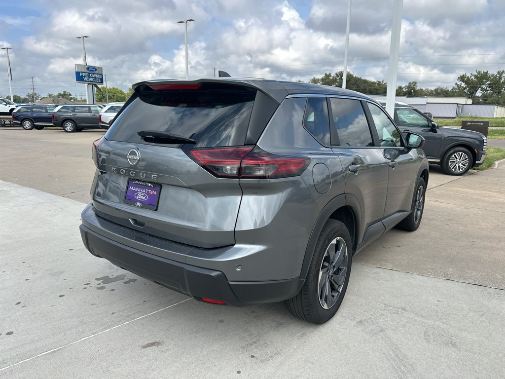 Used 2025 Gun Metallic Nissan SV image 10