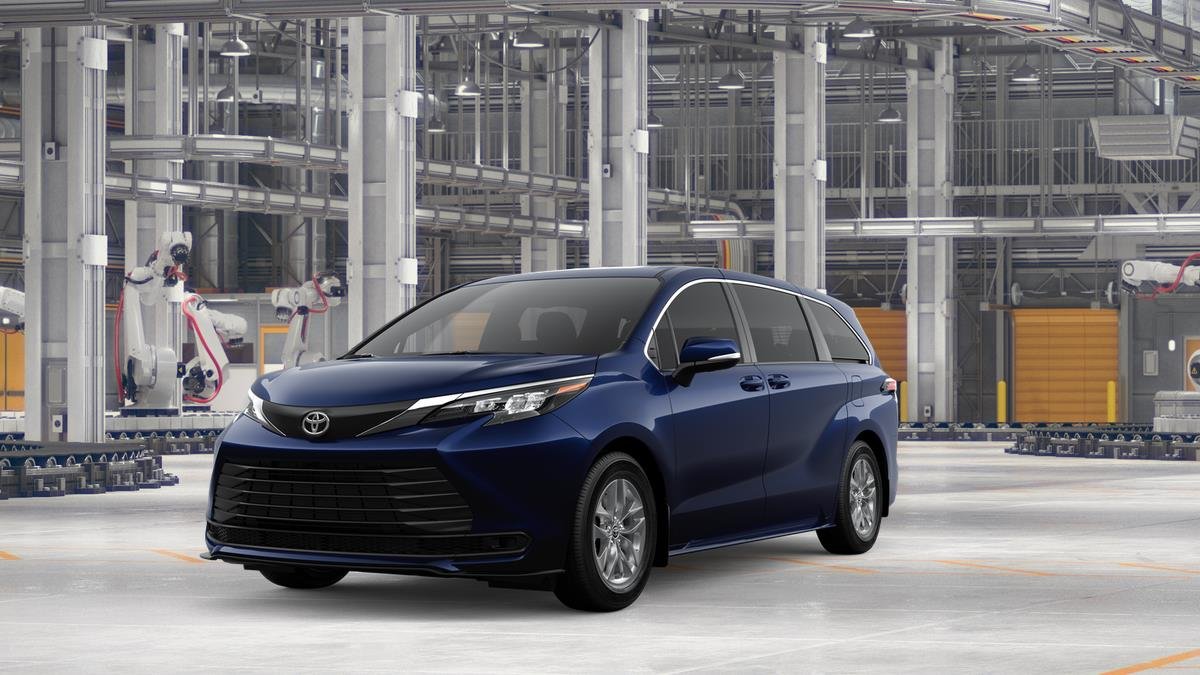 2026 Toyota Sienna LE 8-Passenger Hybrid FWD's photo