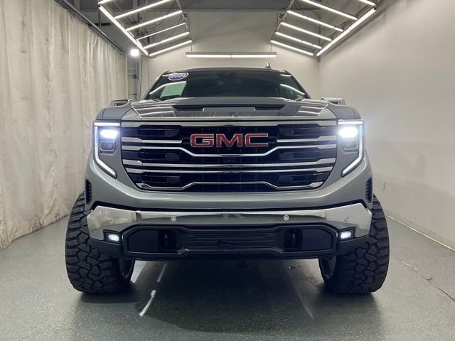 Used 2024 Silver GMC SLT image 3