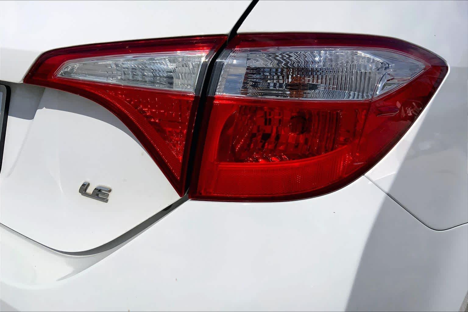 Used 2015 Super White Toyota LE image 30
