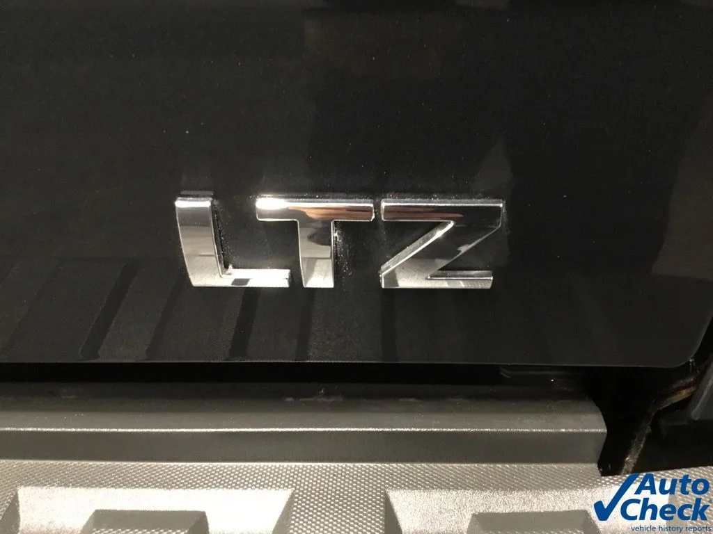 Used 2018 Gray Chevrolet LTZ image 20