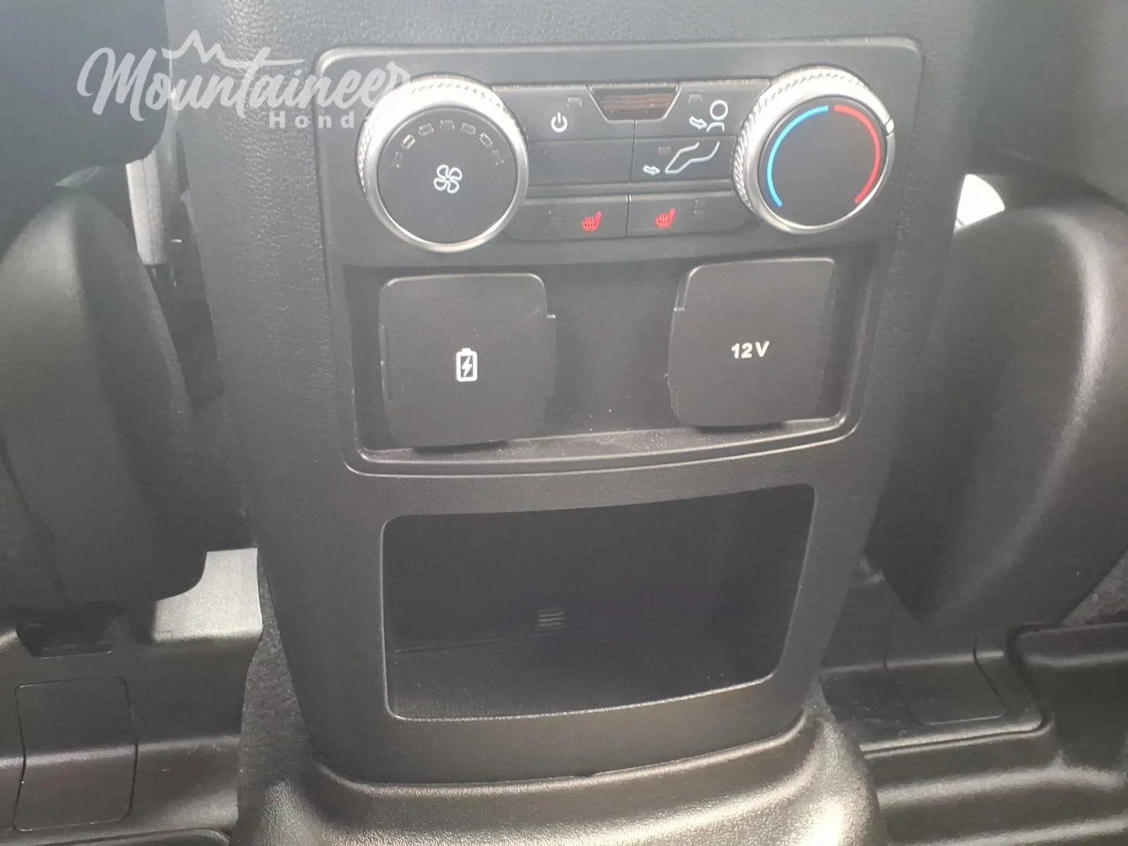 Used 2020 Star White Metallic Tri-Coat Ford XLT image 32