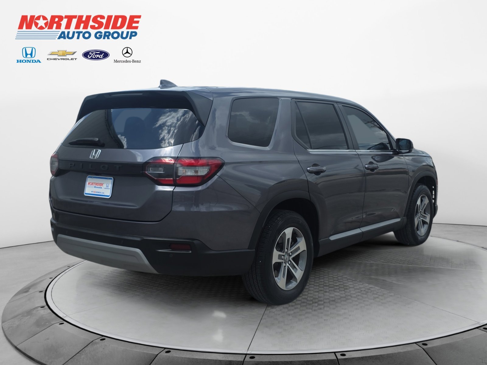 Used 2024 Modern Steel Metallic Honda EX-L 8 Passenger image 7