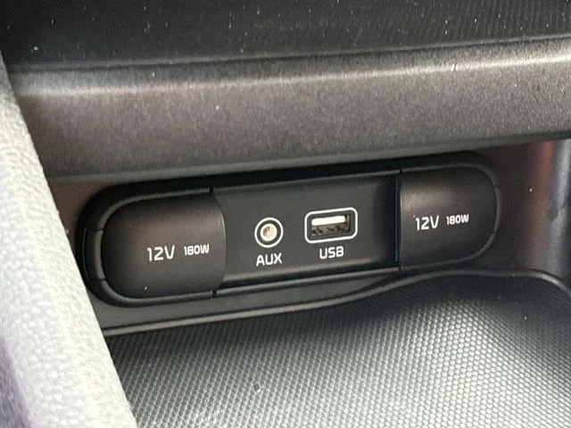 Used 2019 Silver Kia LXS image 28
