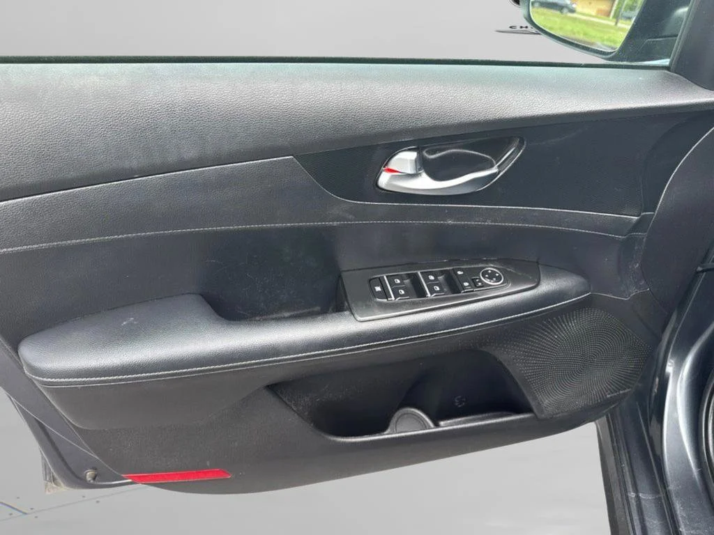 Used 2023 Gravity Gray Kia GT-Line image 21
