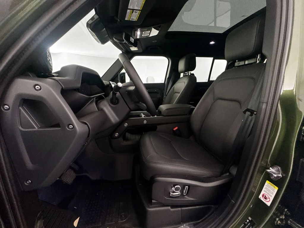 New 2026 Woolstone Green Land Rover X-Dynamic SE image 19