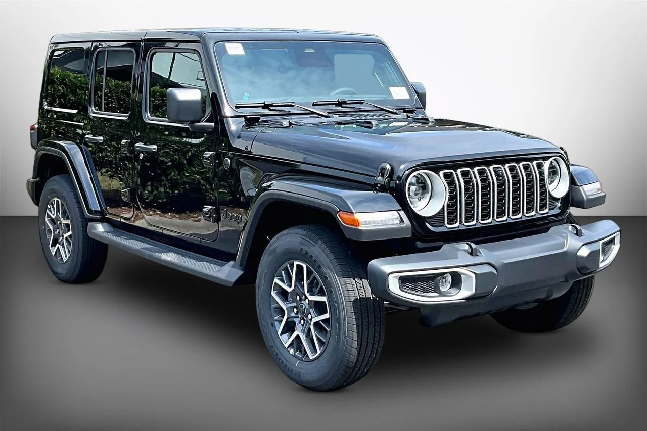 New 2026 Black Clear-Coat Exterior Paint Jeep Sahara image 2