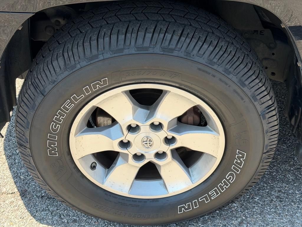 Used 2010  Toyota SR5 image 11