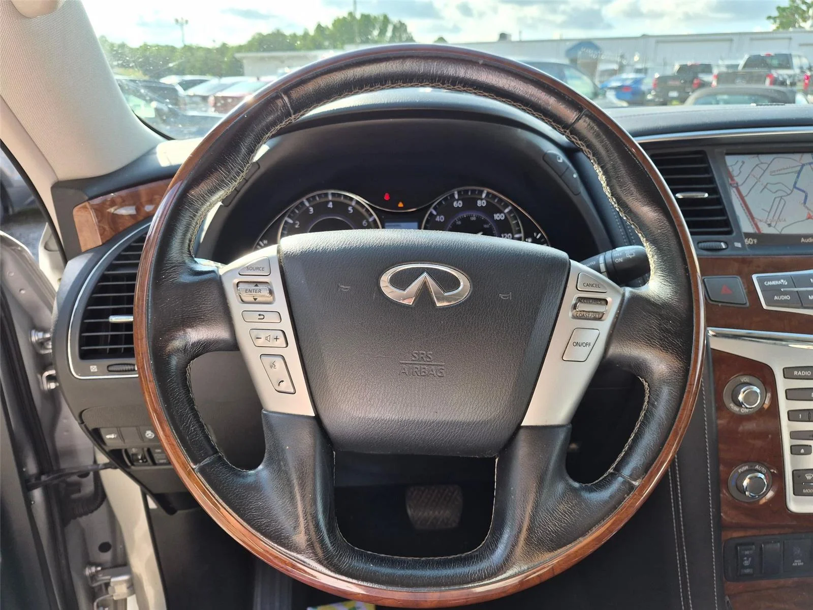Used 2019 Liquid Platinum INFINITI LUXE image 10