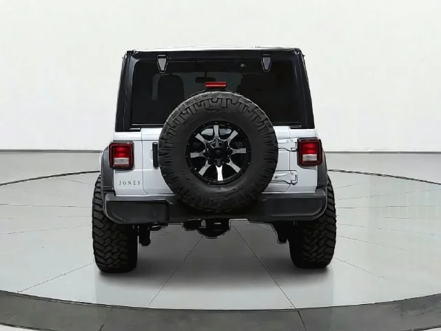 Used 2023 White Jeep Sport S image 7