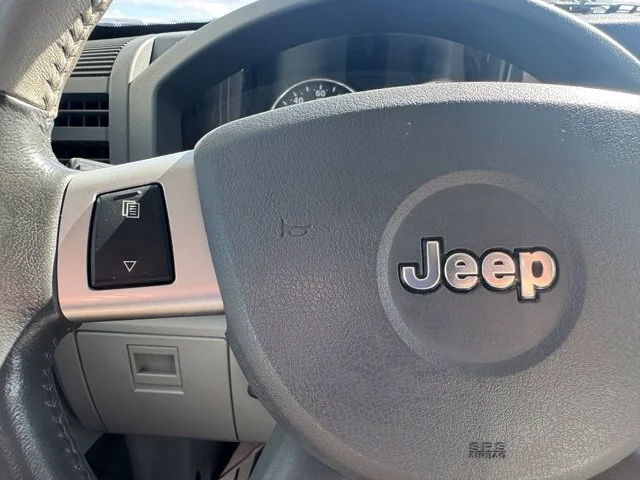 Used 2008 Blue Jeep Limited image 32