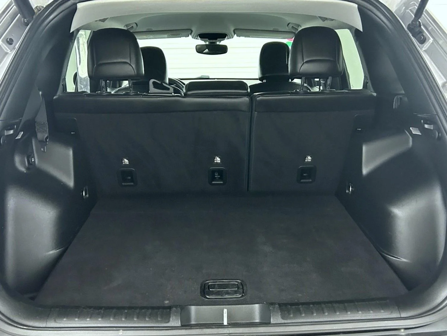 Used 2019 Silver Jeep Trailhawk image 22