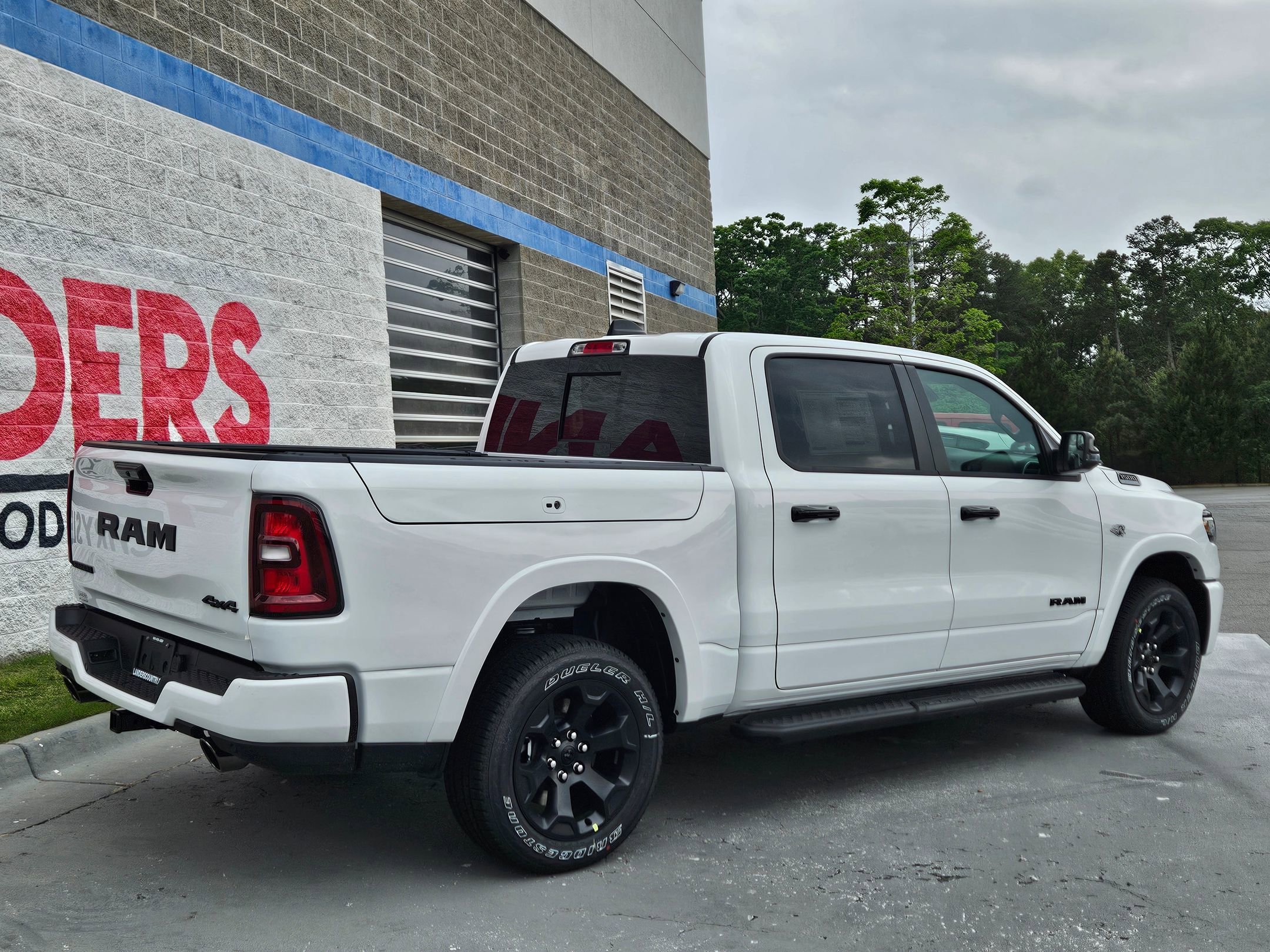 New 2026 Bright White Clear-Coat Exterior Paint RAM Big Horn image 7