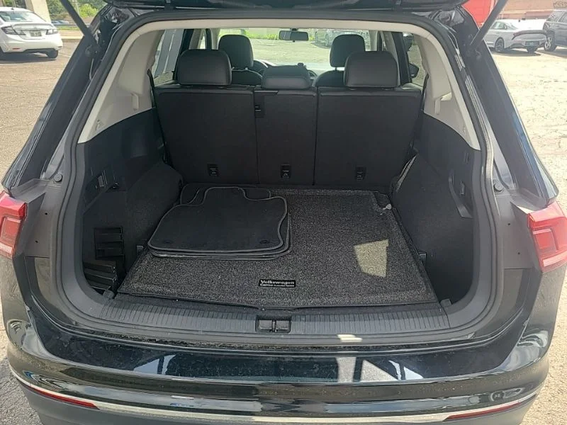 Used 2018 Black Volkswagen 2.0T SE image 11