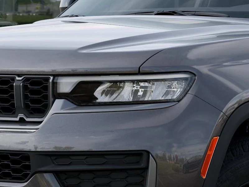 New 2026 Baltic Gray Metallic Clear-Coat Exterior Paint Jeep Altitude image 10