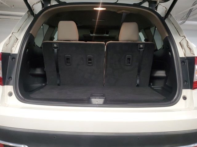 Used 2019 White Honda Touring image 24