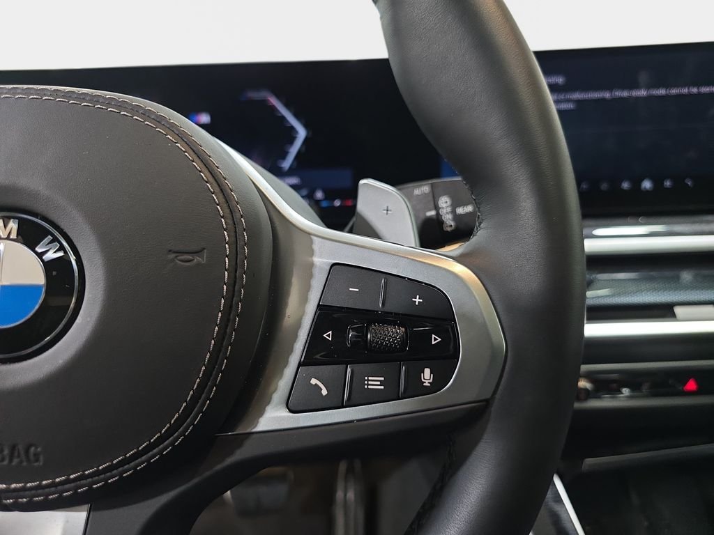 Used 2026 Skyscraper Grey Metallic BMW xDrive40i image 21