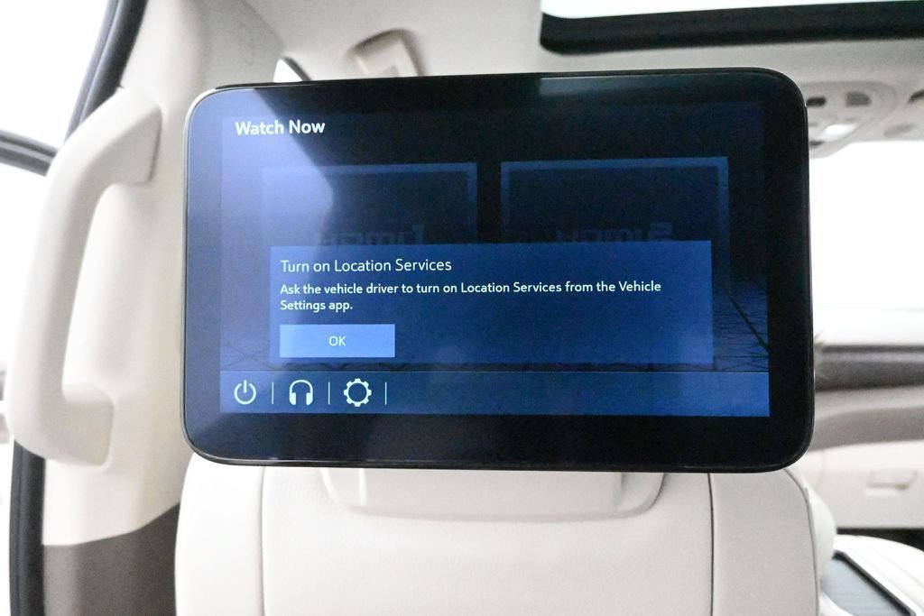 Used 2023 White Frost Tricoat GMC Denali image 22