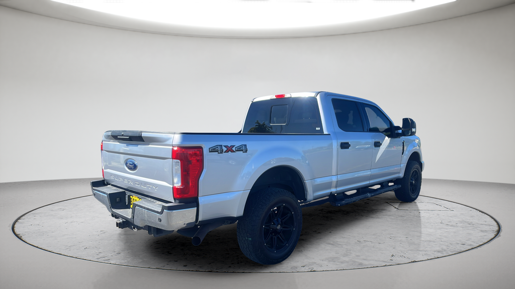 Used 2018 Silver Ford XLT image 21