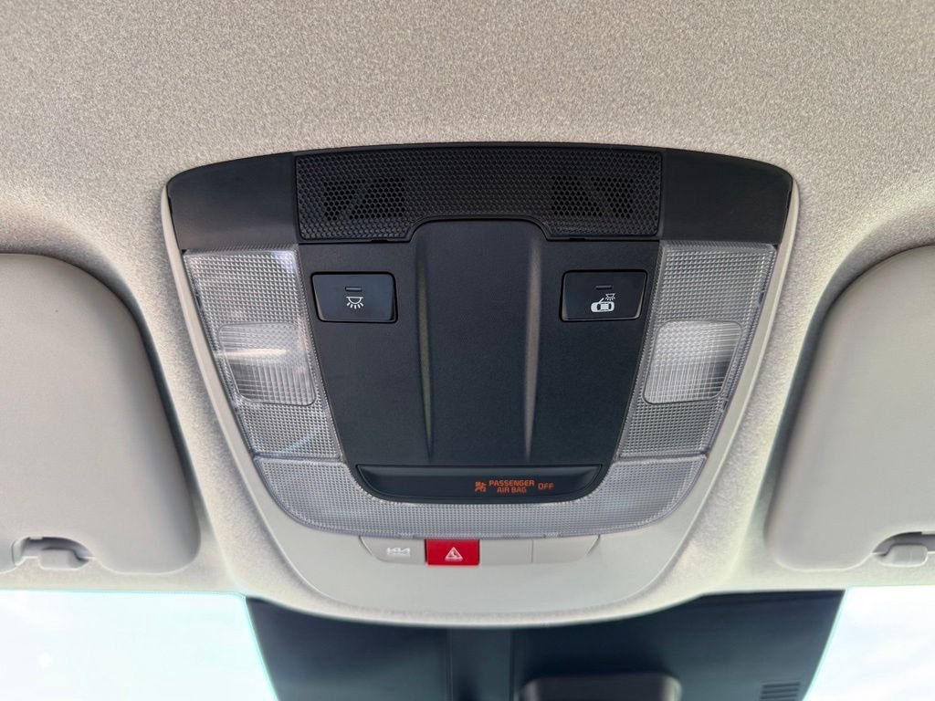 Used 2023 Fire Orange Kia Wind image 27
