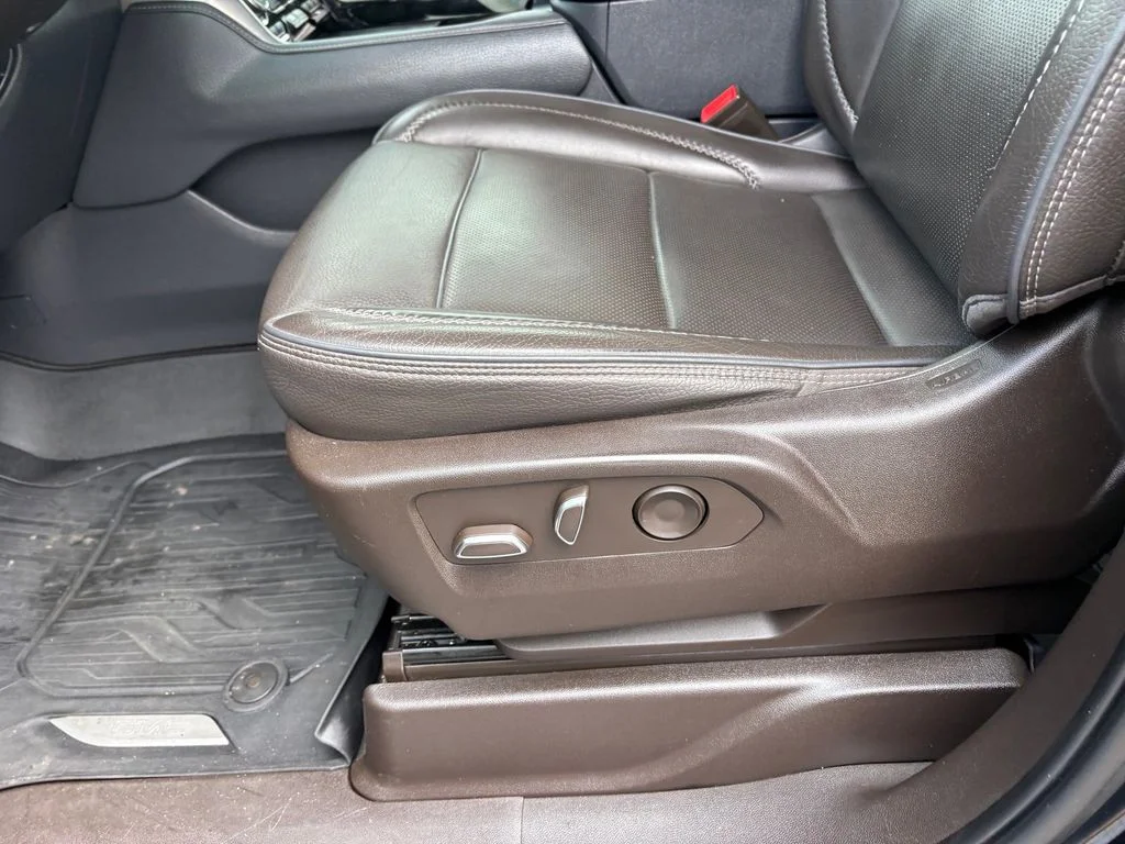Used 2022 Black GMC Denali image 22