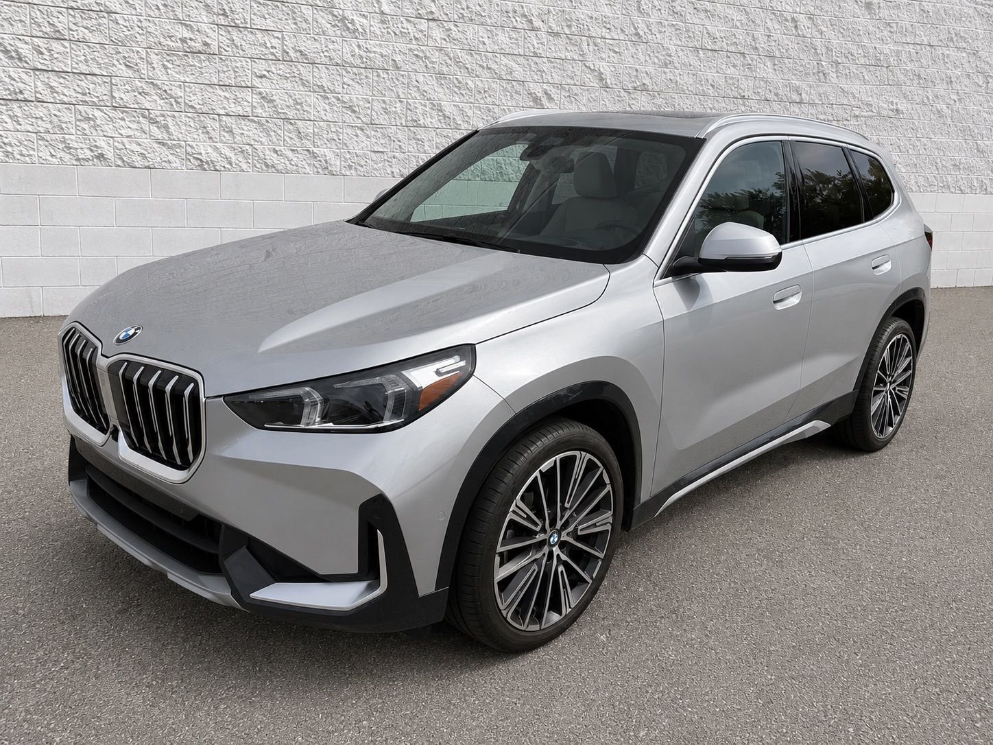 2024 BMW X1 xDrive28i's photo
