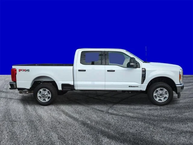 New 2026 Oxford White Ford F-350® XLT image 3