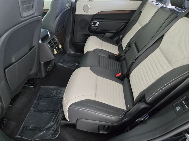 Used 2025 Black Land Rover Dynamic SE image 5