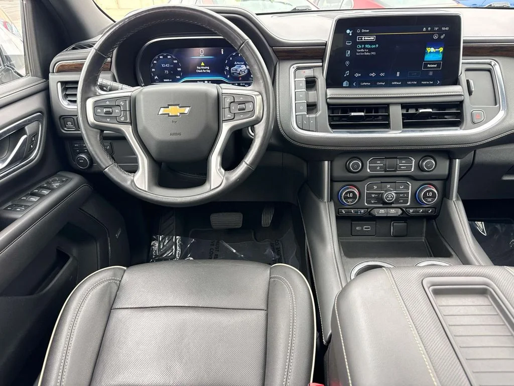 Used 2022 Iridescent Pearl Tricoat Chevrolet Premier image 23