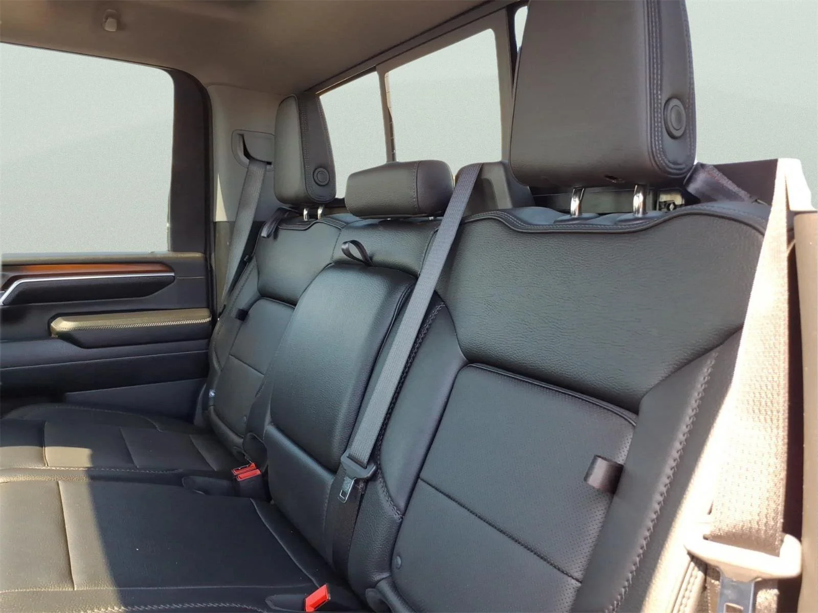 Used 2024 Onyx Black GMC Denali DRW image 11