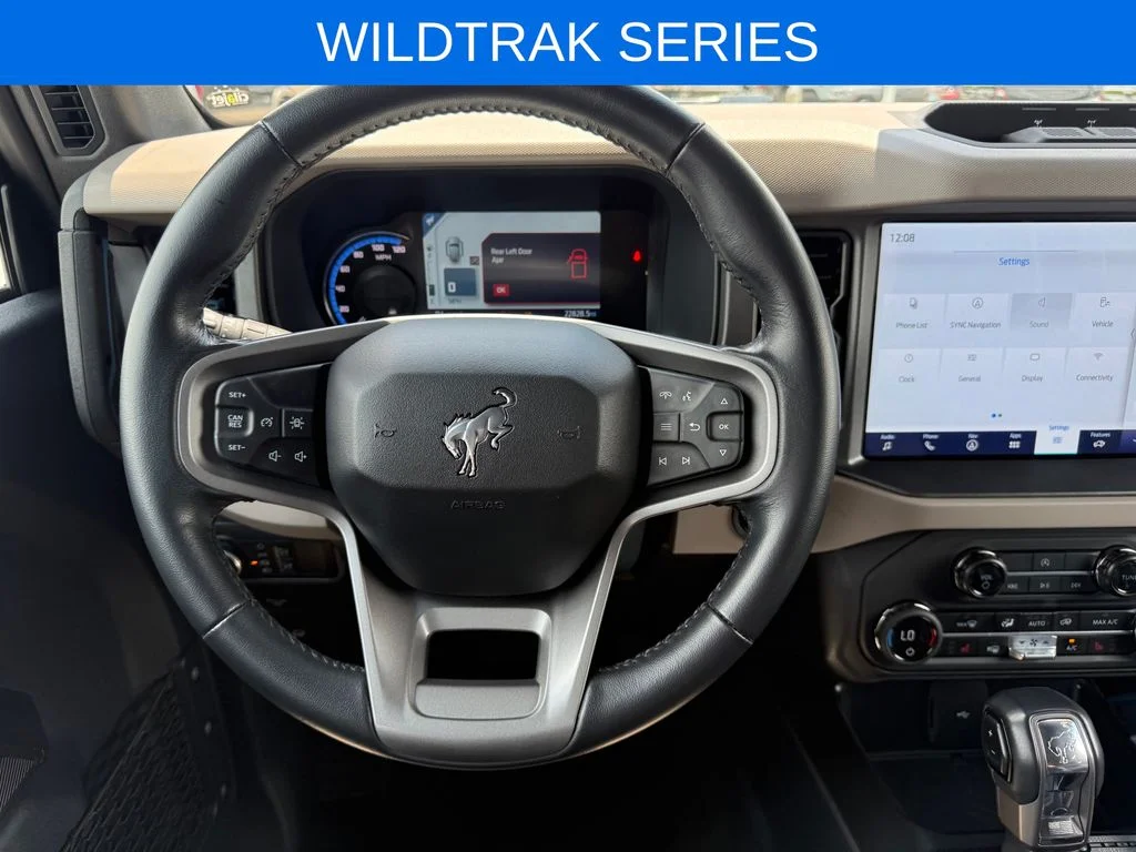 Used 2024 Gray Ford Wildtrak image 9