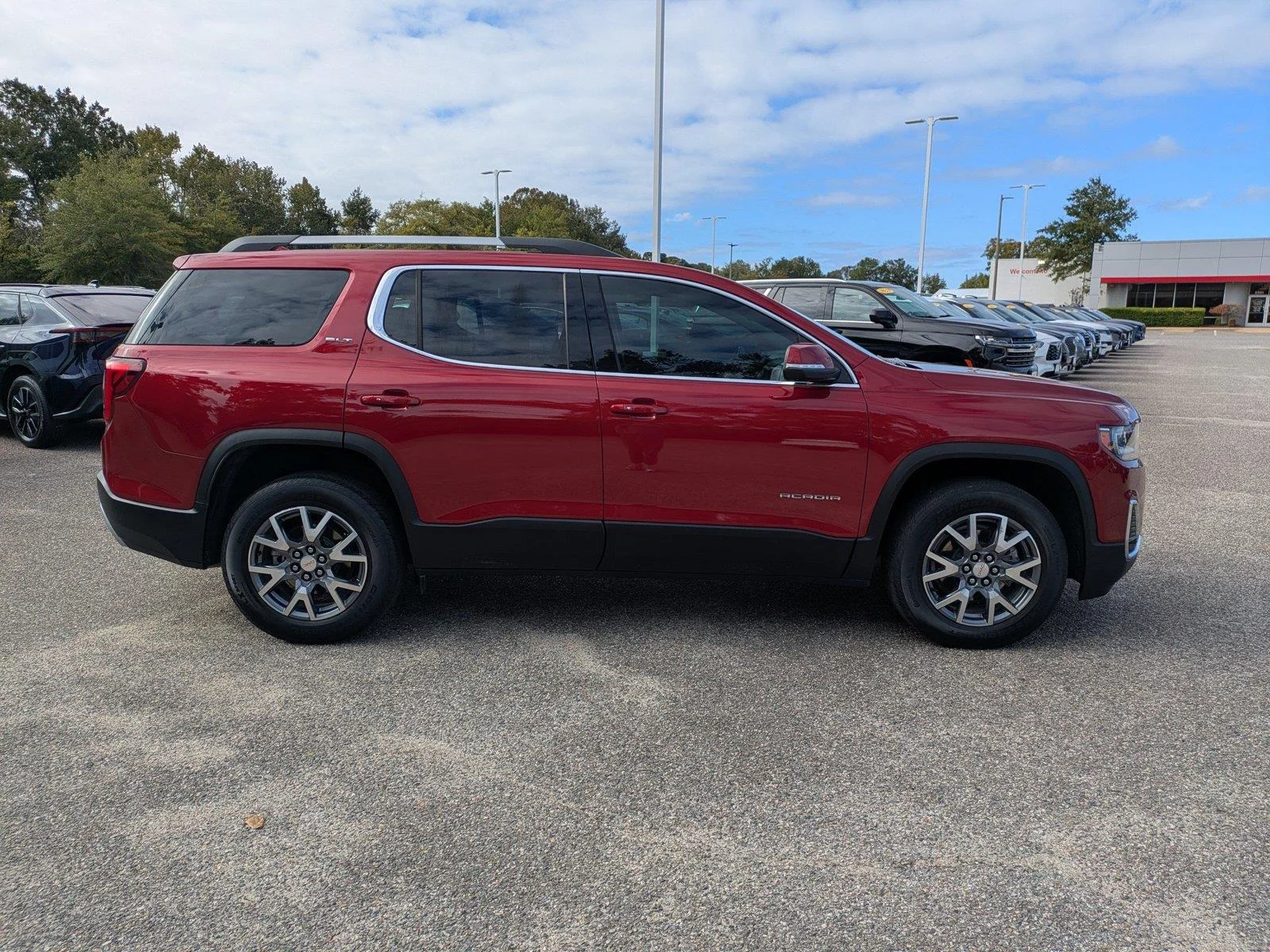 Used 2023 Volcanic Red Tintcoat GMC SLT image 3