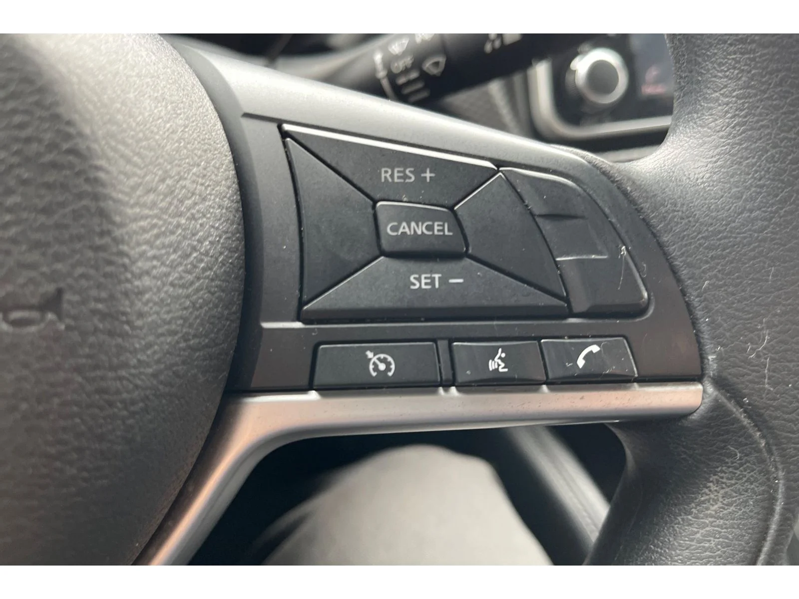 Used 2019 Aspen White Tricoat Nissan SV image 34