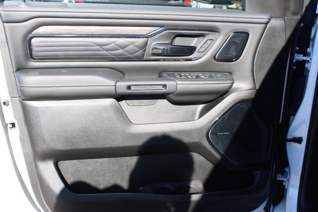 2026 RAM 1500 Limited - Photo 9