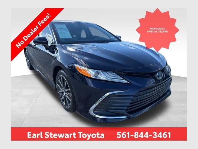 2022 Toyota Camry Hybrid XLE