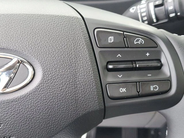 2025 Hyundai Venue SEL - Photo 24