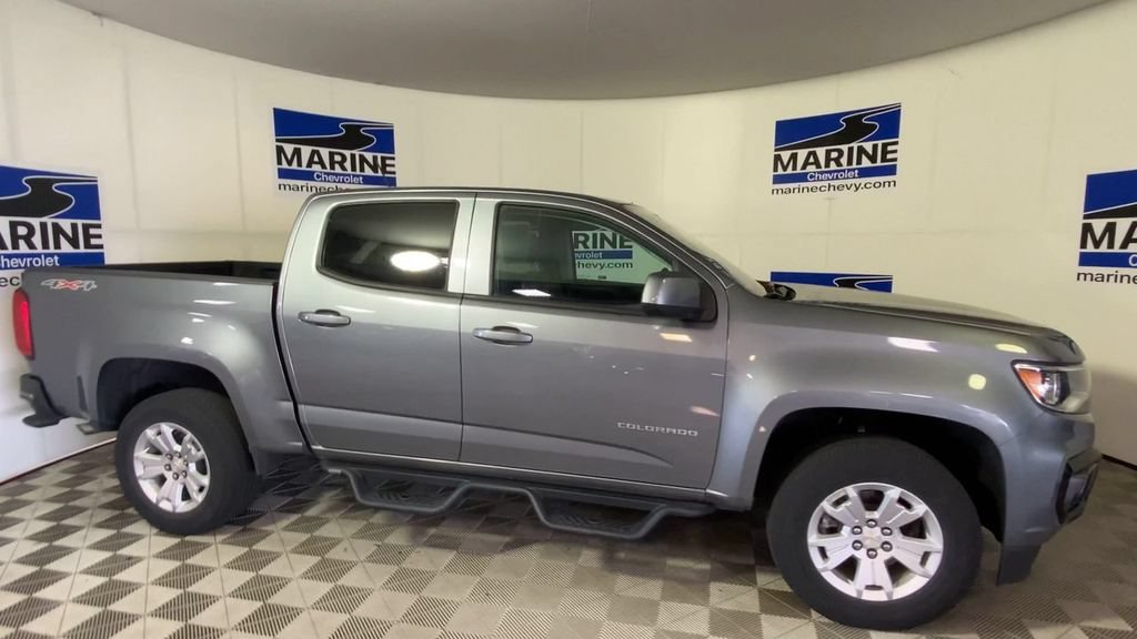 Used 2022 SATIN STEEL METALLIC Chevrolet 4WD LT image 3