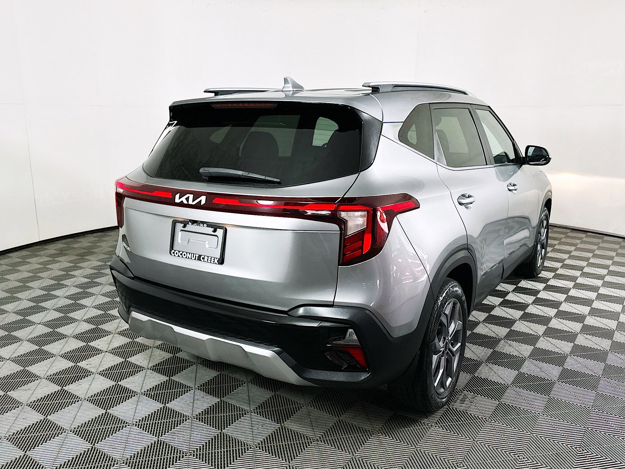 2024 Kia Seltos thumbnail 5