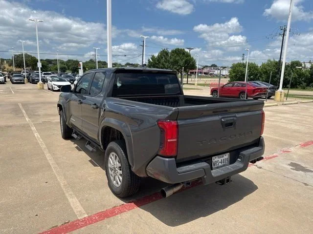 Used 2025  Toyota SR5 image 3