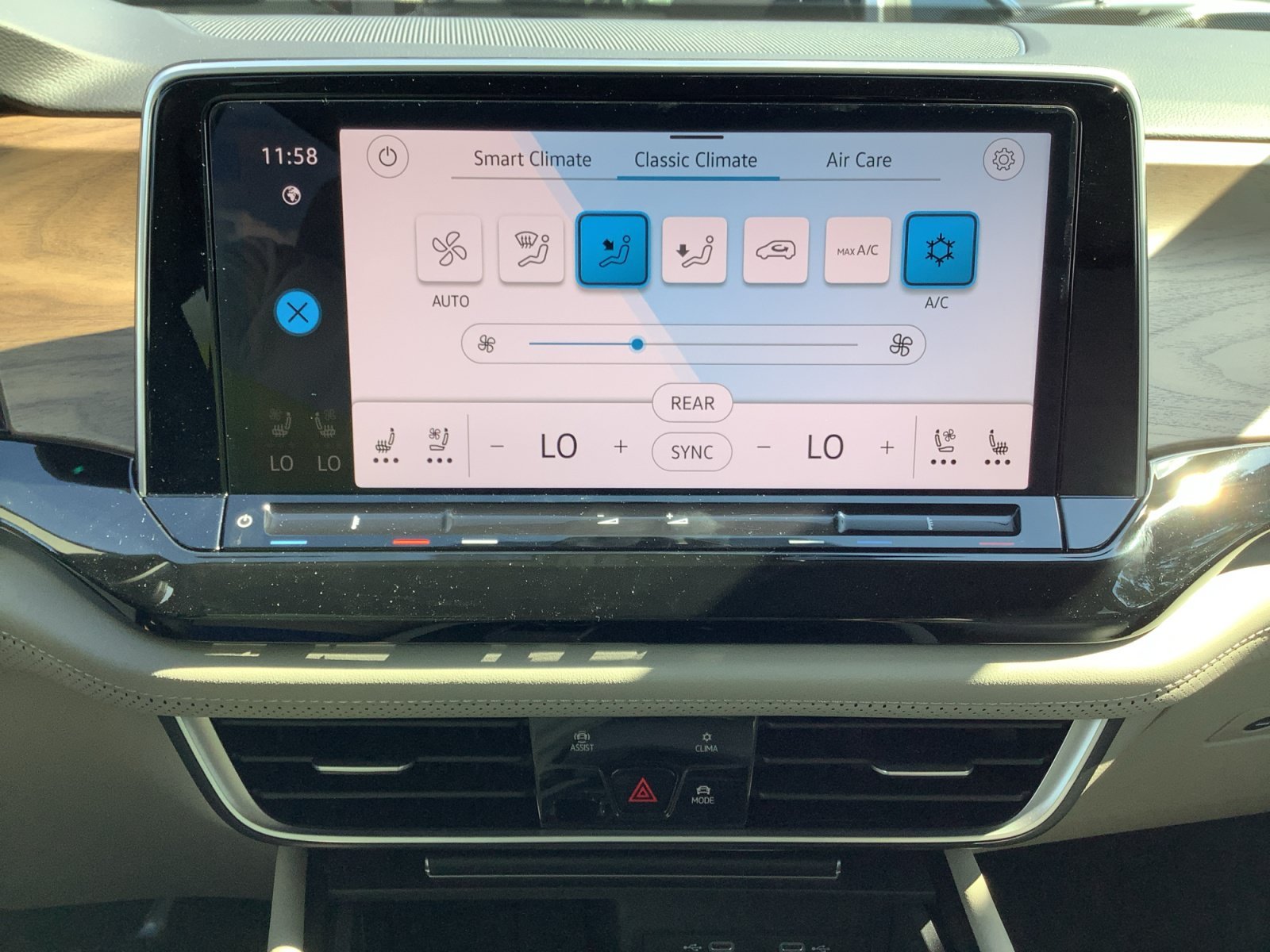 New 2026 OPAL_WHITE Volkswagen 2.0T SE image 18