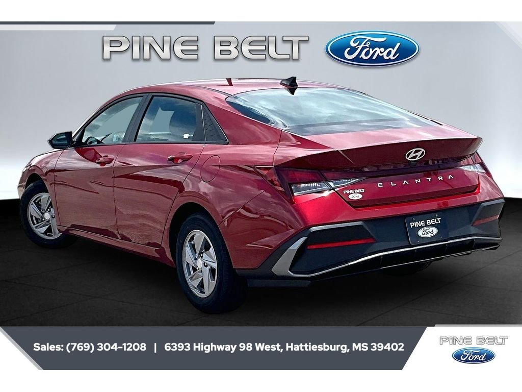 Used 2024 Hyundai Elantra SE with VIN KMHLL4DG8RU851600 for sale in Meridian, MS