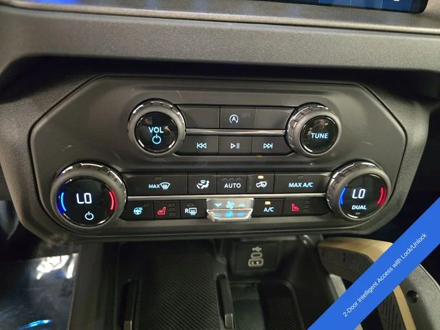 New 2026 Oxford White Ford Badlands® image 31