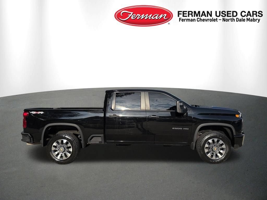 Used 2023 Black Chevrolet Custom image 11